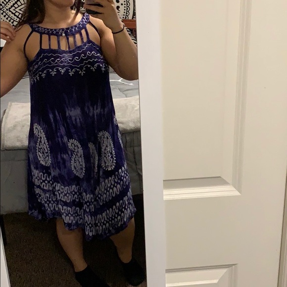 Dresses & Skirts - Blue Flowy Drss